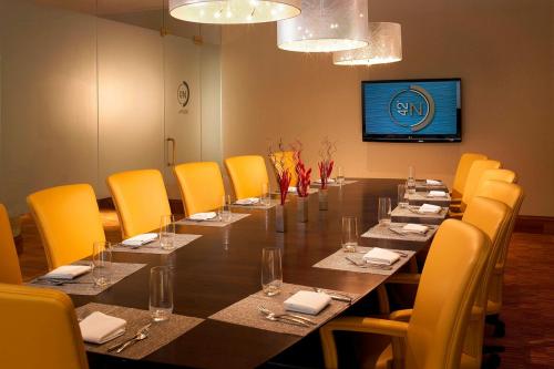 1705thumb_private-dining-room-conference